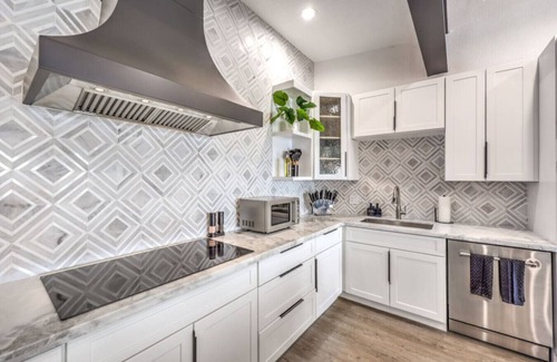 Foothills House | ᨒ CIELO Modern Pool Oasis. Pickleball+Dog Friendly