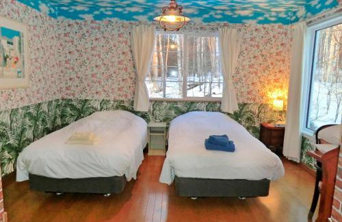 Asahikawa House | 丘の上白亜の洋館風別荘静かな小さなお宿Guest House Itoh 2名様から6名様