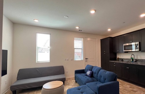 Jurupa Valley Apartment | 全新一室一厅可简餐可洗衣服