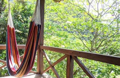 Motobu House | 【別邸 山猫】やんばるの隠れ家宿-１組限定