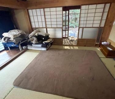 Aki Ward Apartment | 古民家の宿屋千鶴1組限定貸切プラン5部屋15名宿泊可