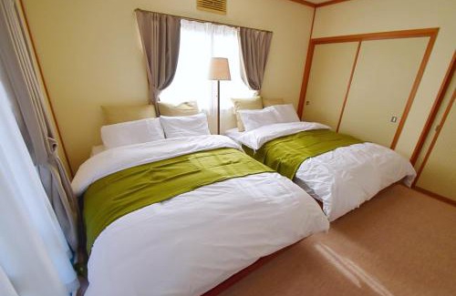 Fujiyoshida Apartment | 大明見戸建
