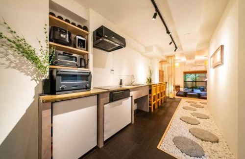 Nishi Villa | 実rei 疲れを癒す日本庭園と大きなリビング 寝室6 ベッド13トイレ3 お風呂2台