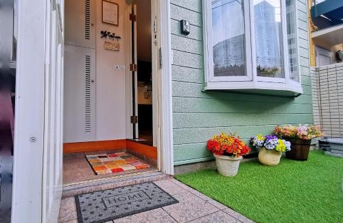 Shinjuku Villa | 山手線駅徒歩4分家族連れに最適な新宿目白ガーデンハウス一棟貸切床暖房付き