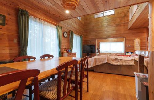 Oshino House | 忍野しょうらい山荘