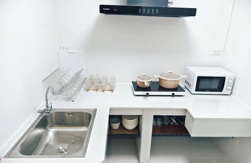 Silom House | 曼谷市中心 2分钟抵达silom mrt和bts 公共交通出行方便 5房5床11人 朱拉医院 尚泰Silom lumpini park bnh医院 曼谷一号