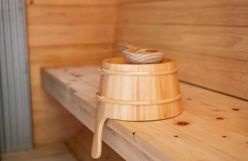 Motosu House | 本栖ベース～ヴィンテージトレーラーとバレルサウナ’1日1組限定’の貸切別荘～