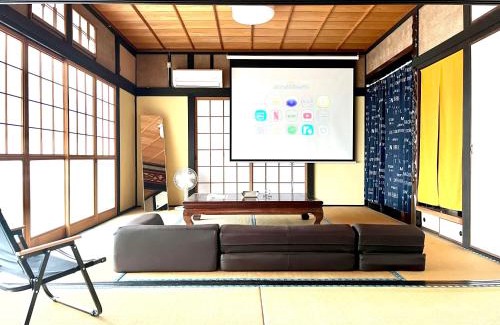 Etajimacho Akizuki Apartment | 海を眺めながらのんびり時間を過ごす家