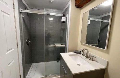 Queens Square House | 港湾之家