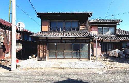 Yaizu Apartment | 焼津 梔子 古民家の宿-カモメの鳴き声が聴こえる港町