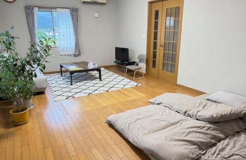 Kiho-cho Apartment | 苔ハウスMoss House