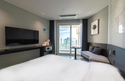 Sokcho Hotel | 모어댄 속초해변점