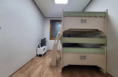 Nam-gu Apartment | 하우스오브겔러리-휴201옥상바베큐가능