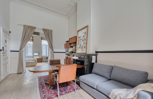Brussels Apartment | 0)Vintage Heaven 55m2 w/4.5 m ceiling Full kitchen