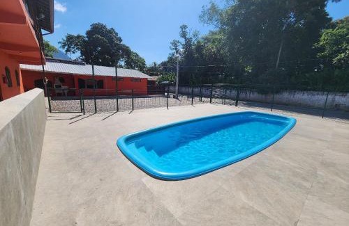 Maranduba Ski Chalet | 0001.09 - Maranduba - Chalé Térreo - 1 Dormitório - 6 Pessoas - 2 Quadras Do Mar - Piscina - Wi-Fi