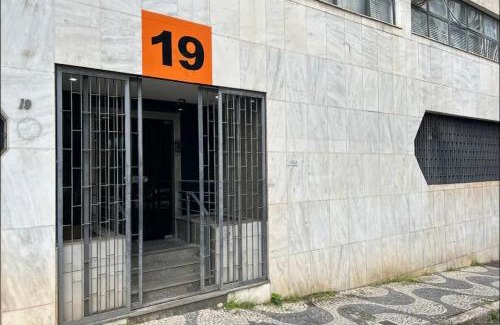 Funcionarios Apartment | 04 Apartamento com area privativa, cozinha, vaga, máquina de lavar, Savassi