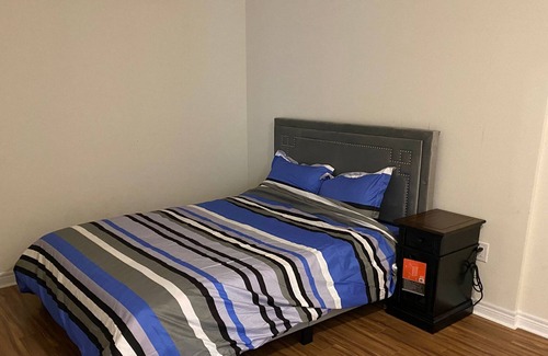 Markham Apartment | 04 New Home Away from Home 3 Beds 2 Bath Kitchen-Living-Dining And Parking