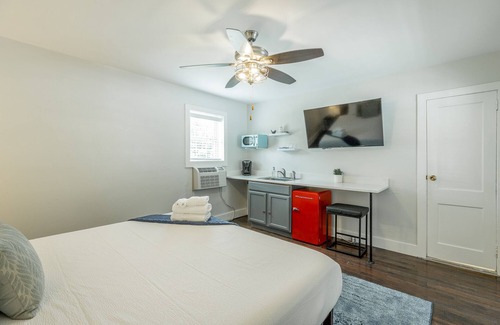 Chattanooga Cabin | 06: The Mollino Room - A PMI Scenic City Vacation Rental