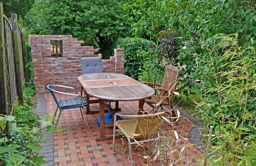 Ralswiek Apartment | 07 Muttland vacation apartment with fireplace - vacation apartments in the Gnies manor house