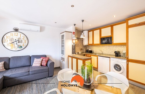 Oura Apartment | #094 Maresia Flats by Home Holidays