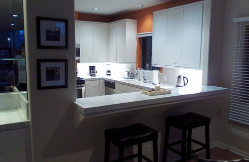 Venice Apartment | #1 1877sf 2BD 2 BA & PRIVATE ENCLOSED ATTACHED 2 CAR GARAGE