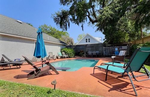 Demere Park House | 1/2 mile to the beach, private pool, dog friendly, and a park!