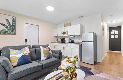 Mesa House | 1.3 Miles From Downtown Mesa- 702 B