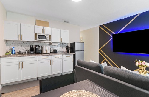 Mesa House | 1.3 Miles From Downtown Mesa- 702 B
