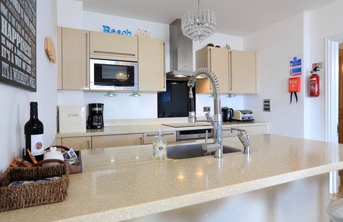 Torcross Cottage | 1 AT THE BEACH, pet friendly, with a garden in Torcross