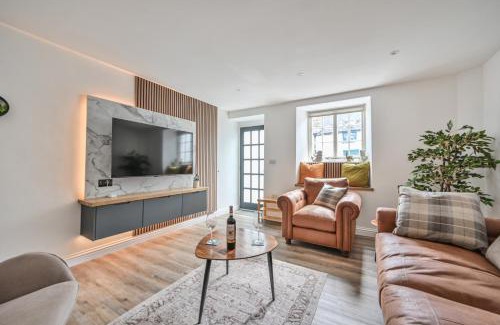 West Looe House | 1 Bake Cottage Serenity - Premium Coastal Retreat in Looe, Cornwall