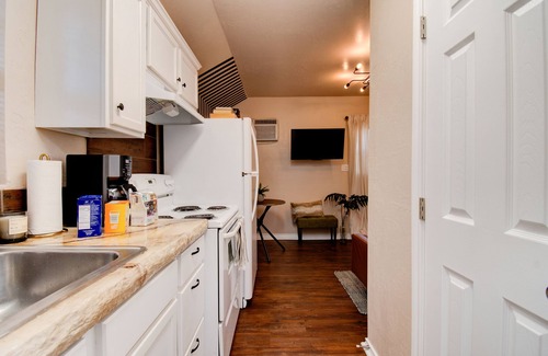 Heart of Lubbock House | ⫷1 BD/1 Bath⫷Tiny Magnolia Retreat⫷⫸Near TTU⫸