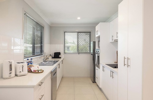 Rocklea Apartment | 1 Bdr Apt! Garage! Balcony! GST Credits! 121D1