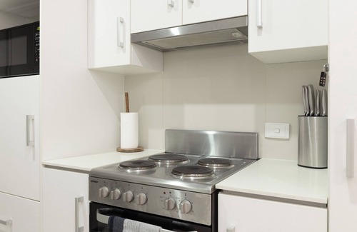 Rocklea Apartment | 1 Bdr Apt! Spotless! Garage Parking! 218D1