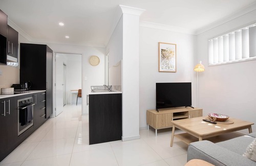 Rocklea Apartment | 1 Bdr Apt w/AC | Kitchen | Parking | 231F1