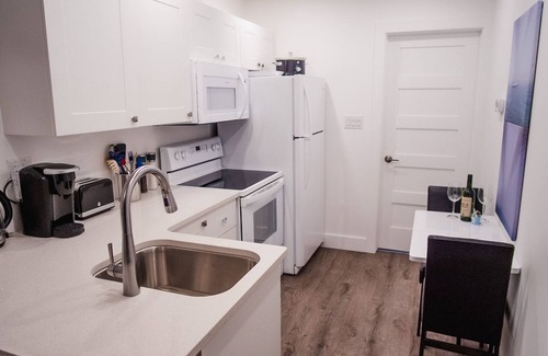 Sarnia Apartment | 1 BDRM Downtown Executive Suite