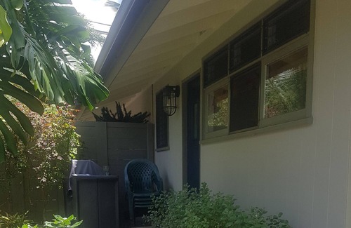 Kaneohe Apartment | 1 Bed apartment AC TempurPedic California King