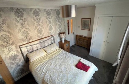 Greenock Apartment | 1 bed Apartment in Secure and Convenient Location