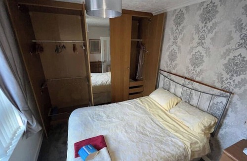 Greenock Apartment | 1 bed Apartment in Secure and Convenient Location