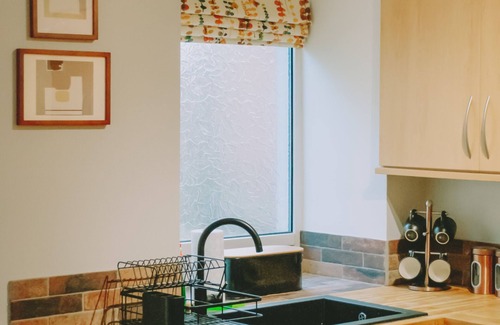 Inverness City Centre Apartment | 1 bed apt in Fortrose, Highlands - near Beach
