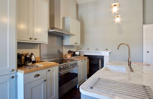 Stamford Apartment | 1 Bed Designer Apartment - Ensuite with Shower