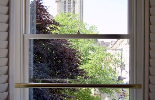 Stamford Apartment | 1 Bed Designer Apartment - Ensuite with Shower