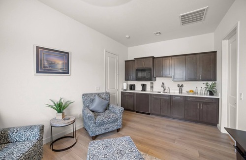 South Mountain Apartment | 1 bed -gated community, Gym, pool near downtown Phx, mountain view