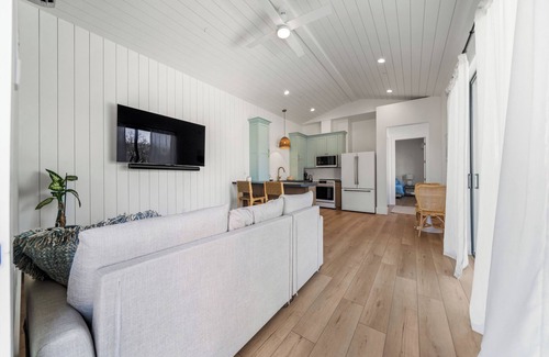 Junction House | 1-Bed Guest House in Serene Palo Cedro – Your Perfect Home Away From Home