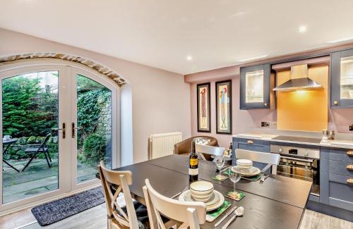 Hawes House | 1 Bed in Hawes 94120