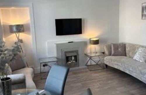 Troon Apartment | 1 bed refurbished ground floor flat in town centre location in Troon, close to popular pubs, rest...