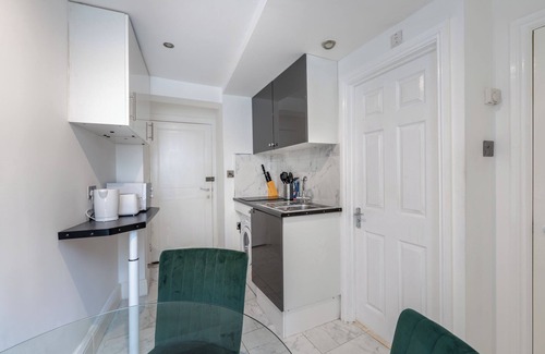 Bishopsgate Apartment | 1 Bed Studio Apartment opposite Liverpool Street statio