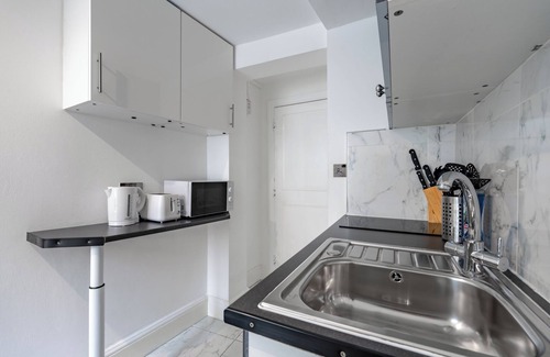 Bishopsgate Apartment | 1 Bed Studio Apartment opposite Liverpool Street statio