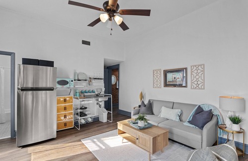 Olde Town Augusta Apartment | 1 bedroom, 1 bathroom suite in Downtown Augusta. The sleeping arrangements for this unit are a full size bed and a pull-out couch in the living room.