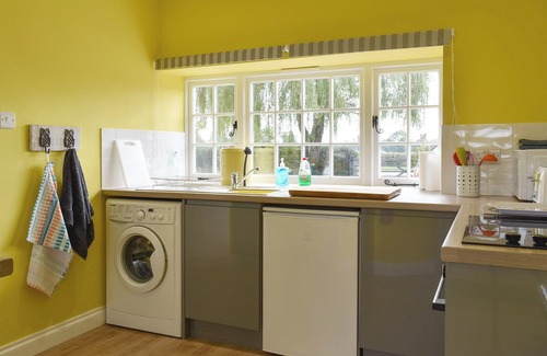 Sturminster Newton Cottage | 1 bedroom accommodation in Bagber, near Sturminster Newton