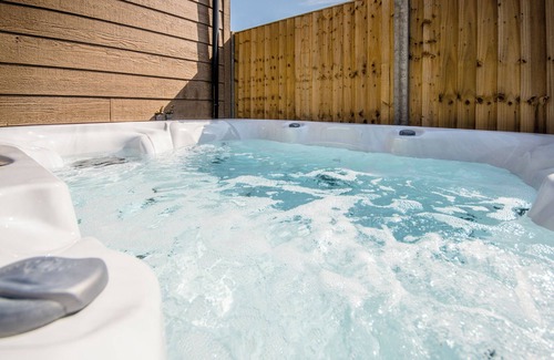 Downham Market Ski Chalet | 1 bedroom accommodation in Downham Market